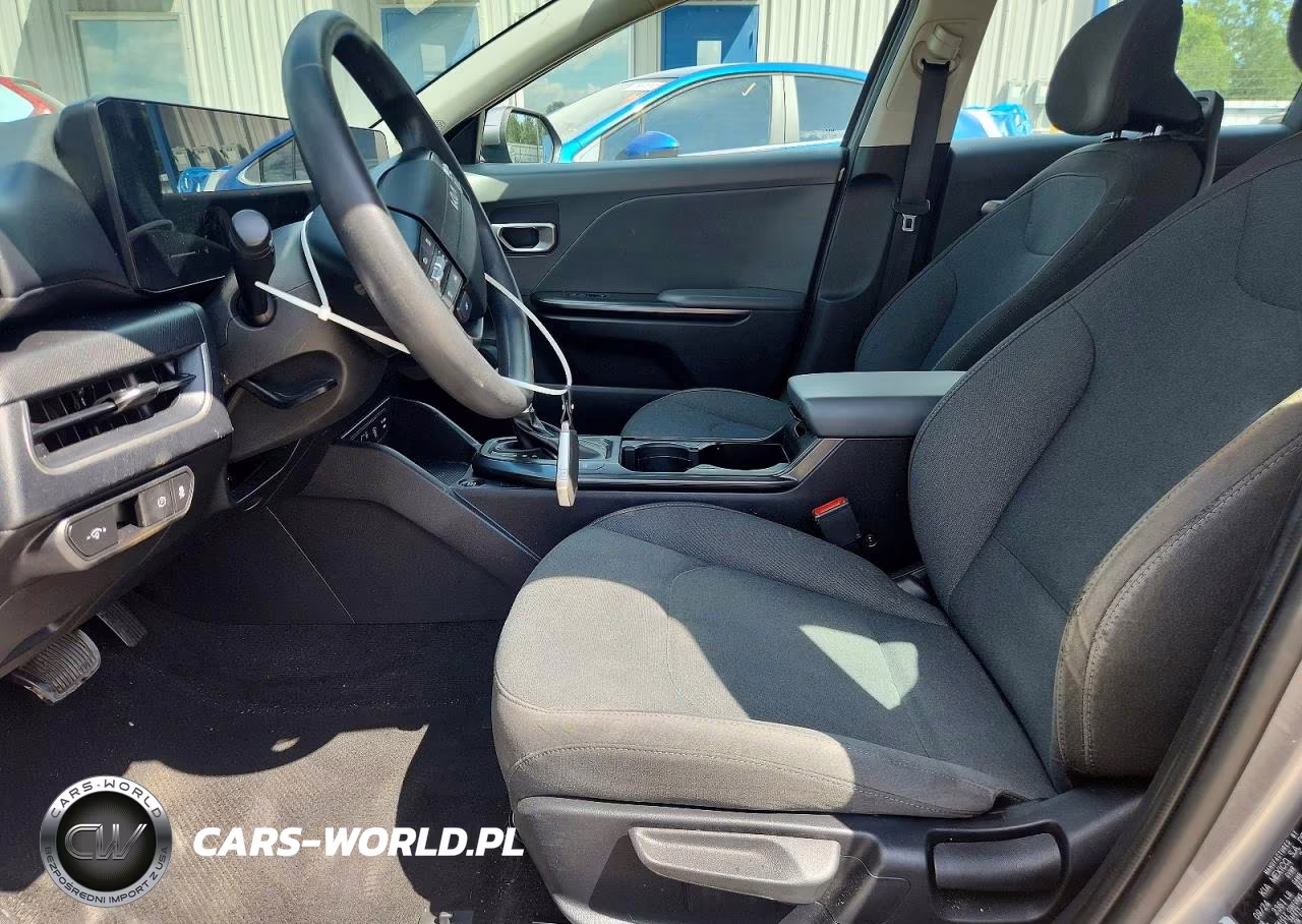 2025 Kia K4 Lxs VIN:3KPFT4DE3SE031378 - 7