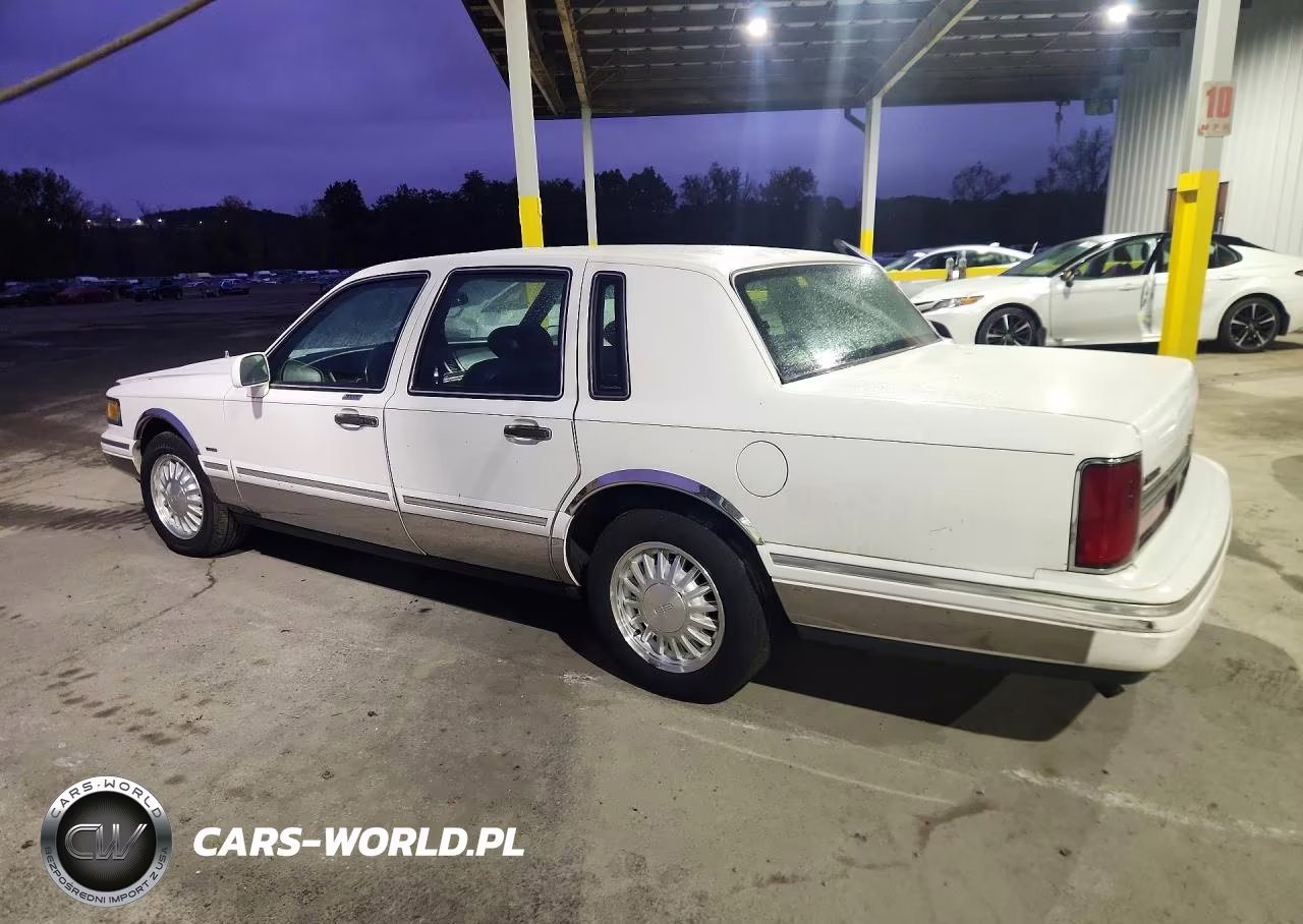 1996 Lincoln Town Car VIN:1LNLM82WXTY729884 - 2