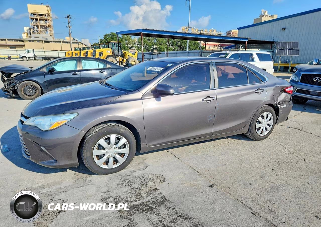 2016 Toyota Camry Le VIN:4T1BF1FK6GU201082 - 1