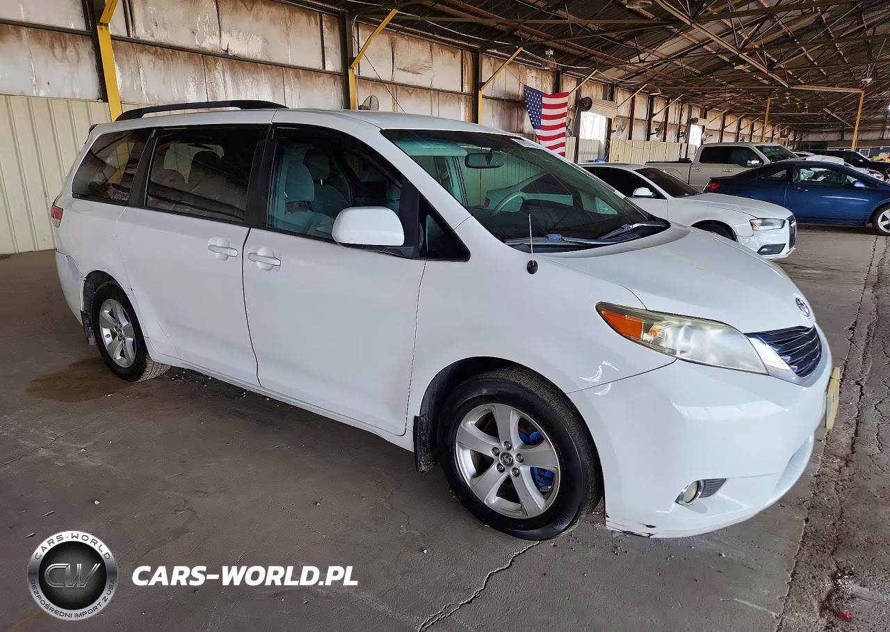 2013 Toyota Sienna Le VIN:5TDKK3DC9DS383321 - 4