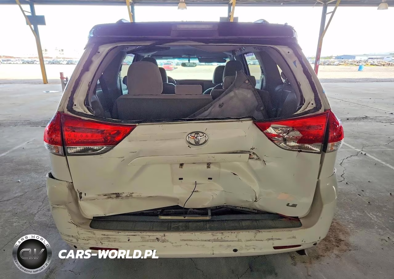 2013 Toyota Sienna Le VIN:5TDKK3DC9DS383321 - 6