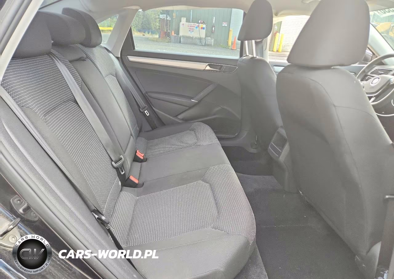 2017 Volkswagen Passat S VIN:1VWAT7A3XHC008448 - 10