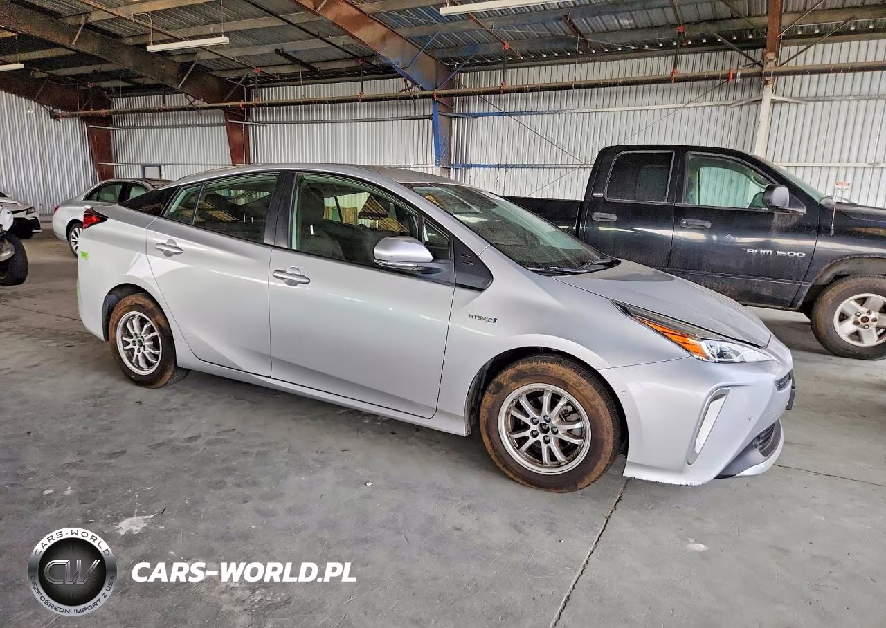 2021 Toyota Prius Le Awd-E VIN:JTDL9MFU7M3024904 - 4