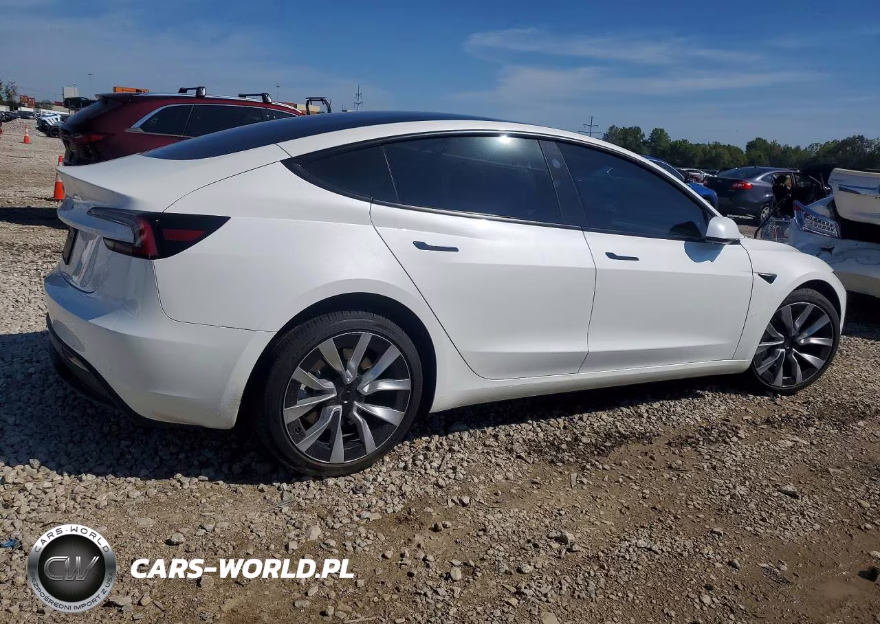 2024 Tesla Model 3 VIN:5YJ3E1EA3RF864139 - 3