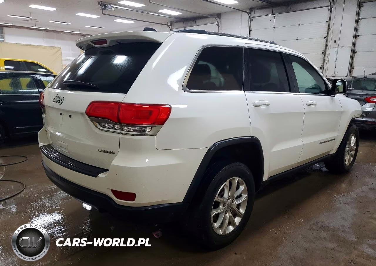2015 Jeep Grand Cherokee Laredo VIN:1C4RJFAG2FC914213 - 3