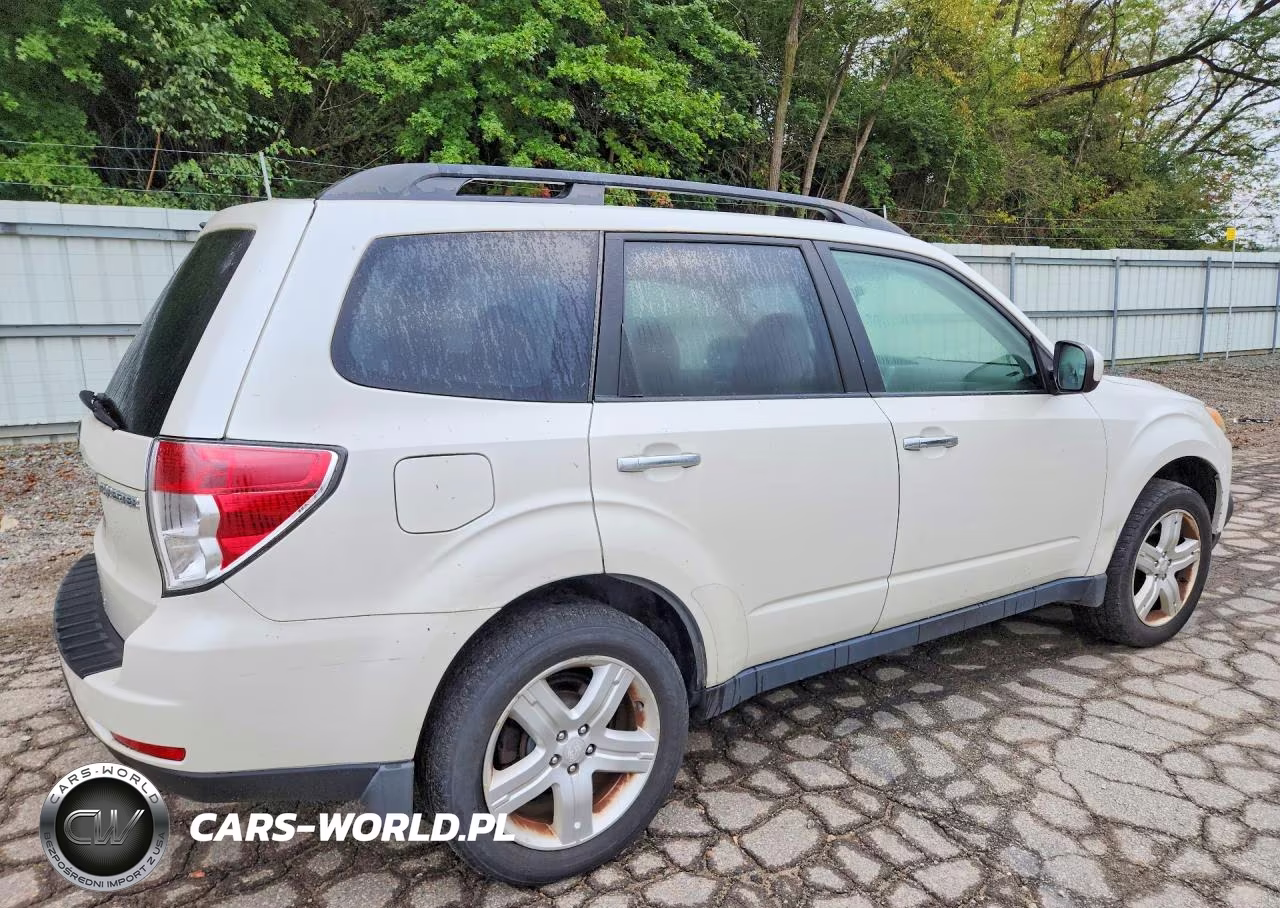 2010 Subaru Forester 2.5X Premium VIN:JF2SH6CCXAH772617 - 3