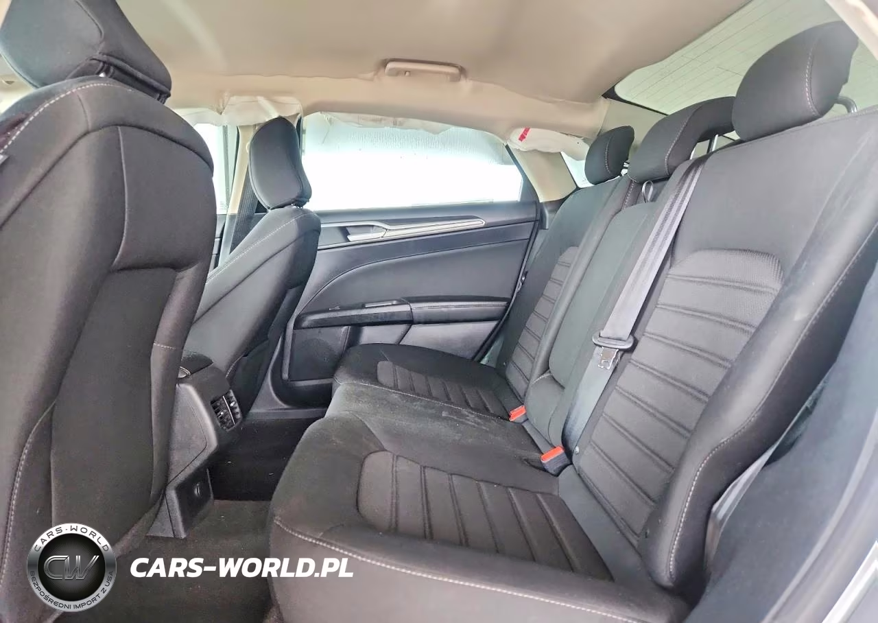 2020 Ford Fusion Se VIN:3FA6P0HD3LR257158 - 10
