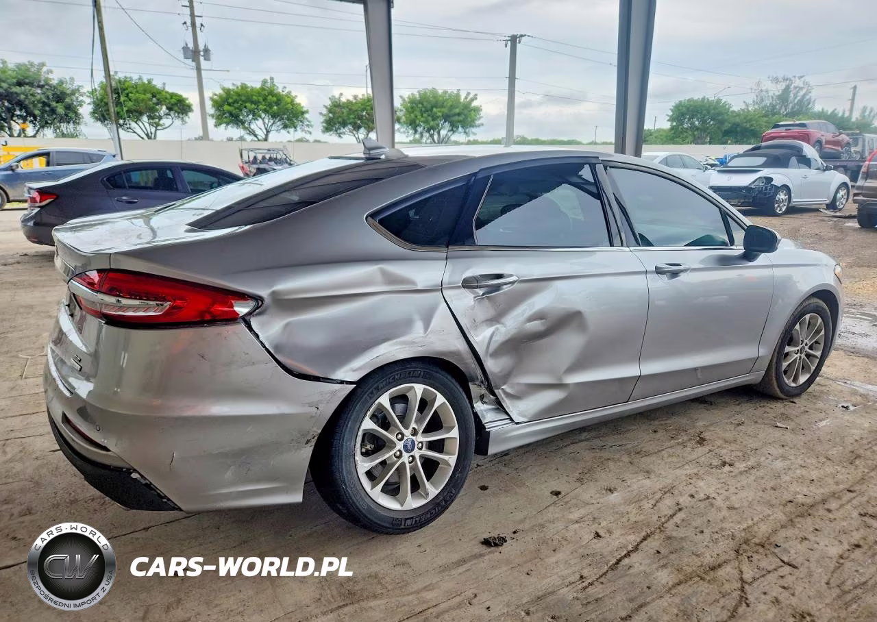 2020 Ford Fusion Se VIN:3FA6P0HD3LR257158 - 3