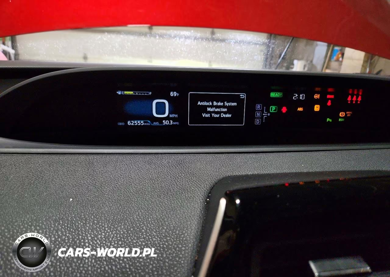2018 Toyota Prius Two VIN:JTDKBRFU4J3583660 - 9