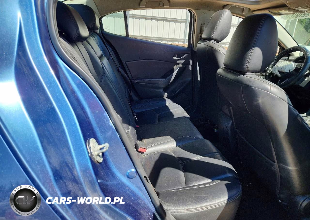 2018 Mazda 3 Touring VIN:3MZBN1V36JM174492 - 10