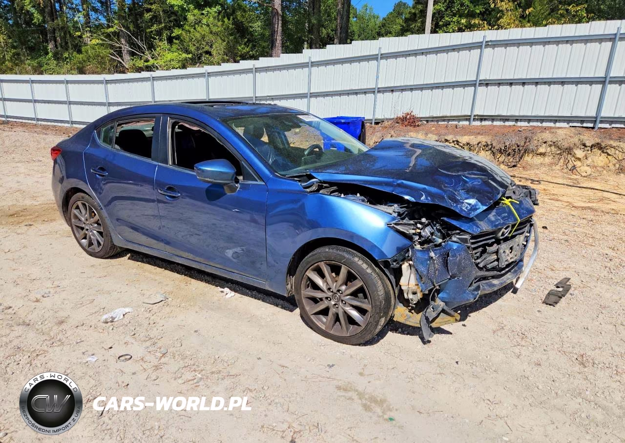 2018 Mazda 3 Touring VIN:3MZBN1V36JM174492 - 4