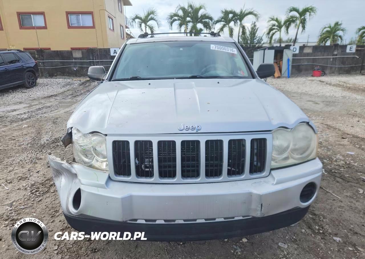 2005 Jeep Grand Cherokee Laredo VIN:1J4GS48K35C700939 - 5