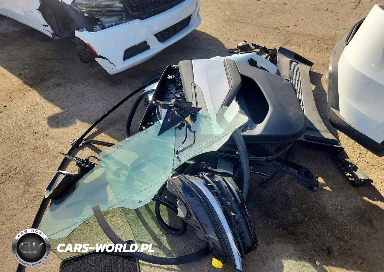 2026 Tesla Model Y VIN:7SAYGDEE7TF424682 - 12