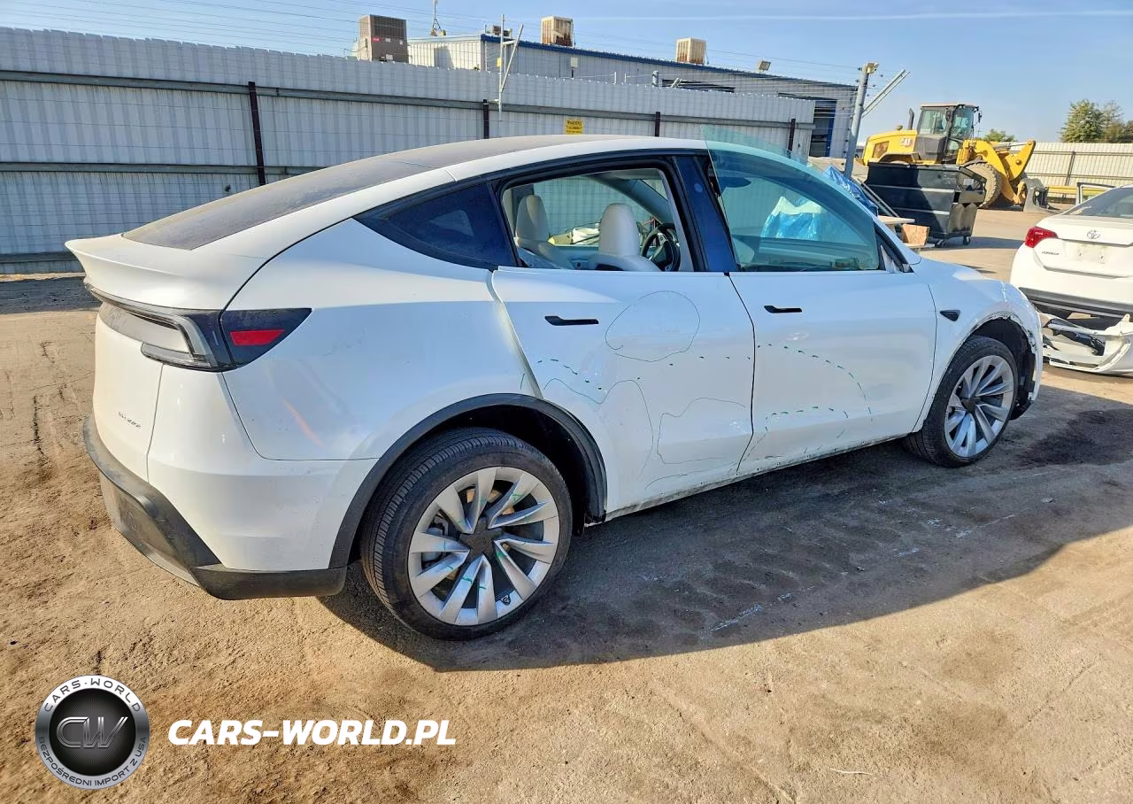 2026 Tesla Model Y VIN:7SAYGDEE7TF424682 - 3