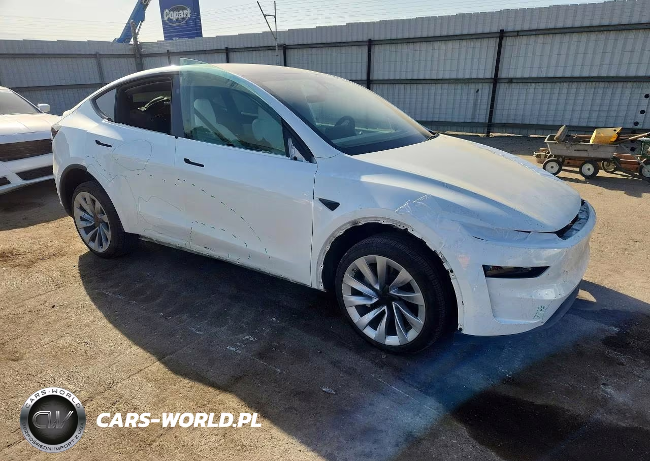 2026 Tesla Model Y VIN:7SAYGDEE7TF424682 - 4