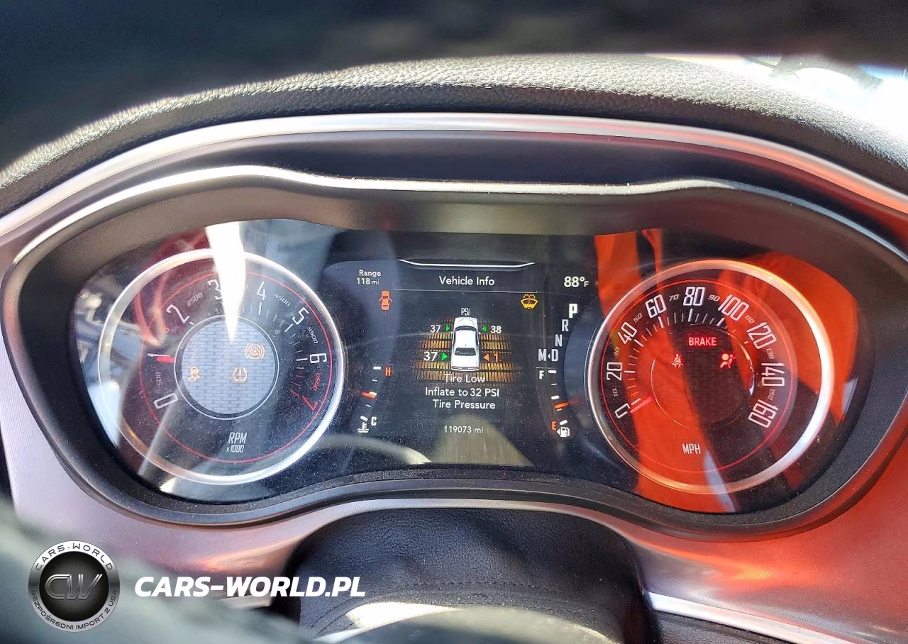 2019 Dodge Challenger Sxt VIN:2C3CDZAG0KH669082 - 9