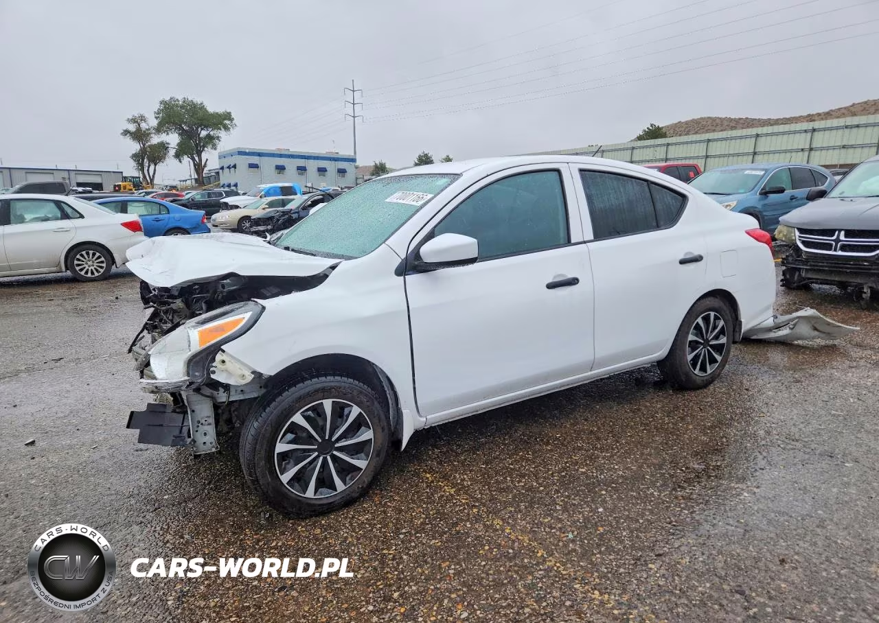 2017 Nissan Versa 1.6 S – zdjęcie 1 z 13