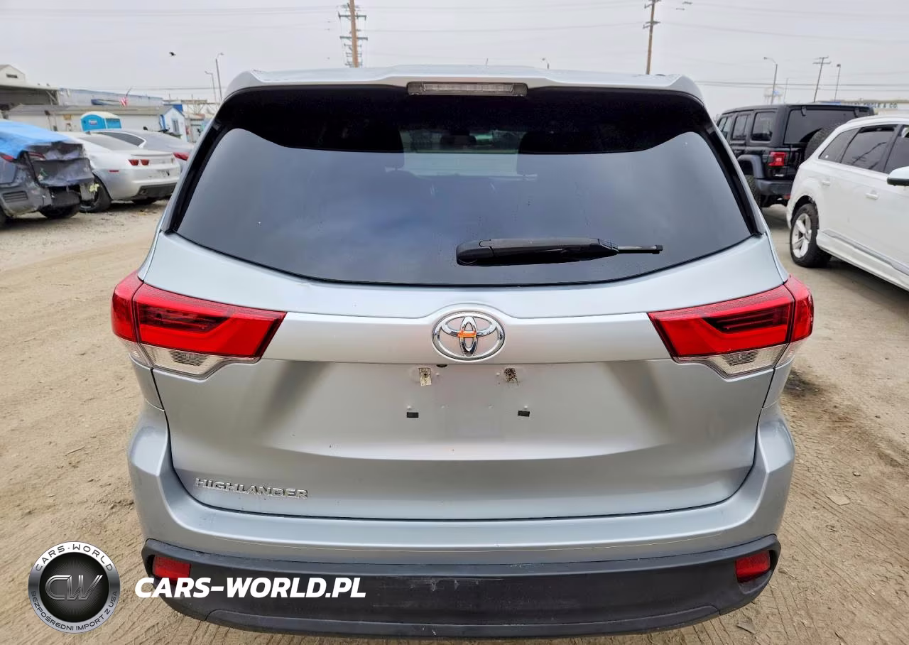 2018 Toyota Highlander Le VIN:5TDZARFH1JS038650 - 6