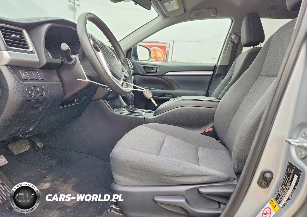 2018 Toyota Highlander Le VIN:5TDZARFH1JS038650 - 7