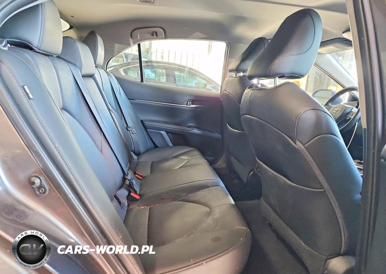 2020 Toyota Camry Xle VIN:4T1F11AK8LU883304 - 10
