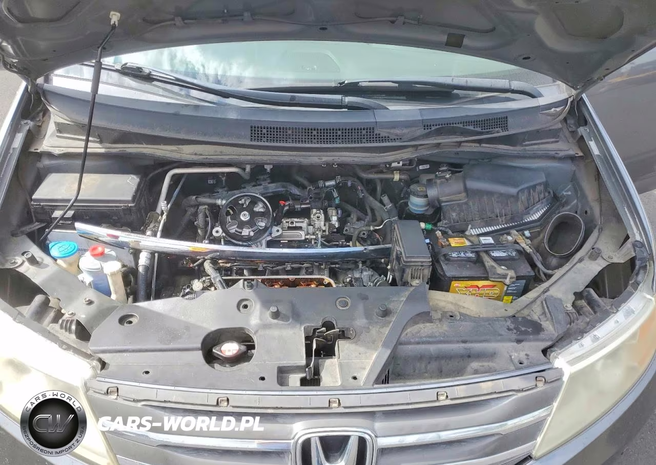 2011 Honda Odyssey Touring VIN:5FNRL5H92BB105061 - 12