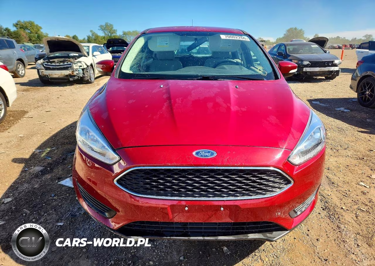 2017 Ford Focus Se VIN:1FADP3K2XHL232375 - 5