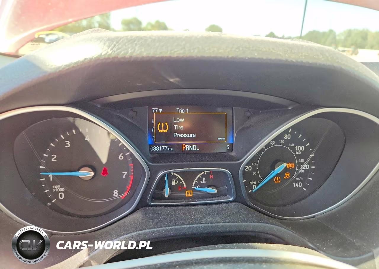 2017 Ford Focus Se VIN:1FADP3K2XHL232375 - 9