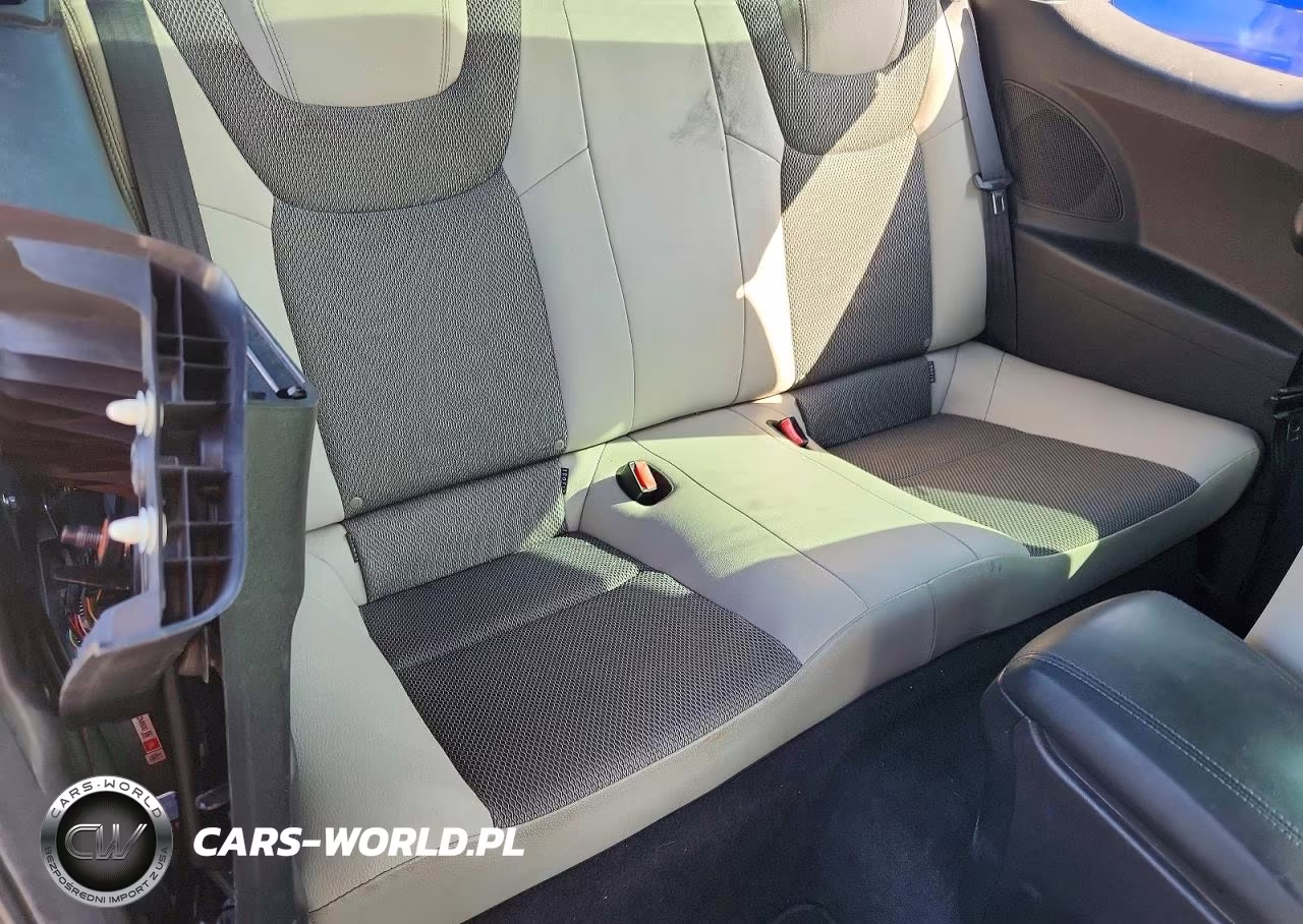 2013 Hyundai Genesis Coupe 2.0T Premium VIN:KMHHT6KD2DU101984 - 10