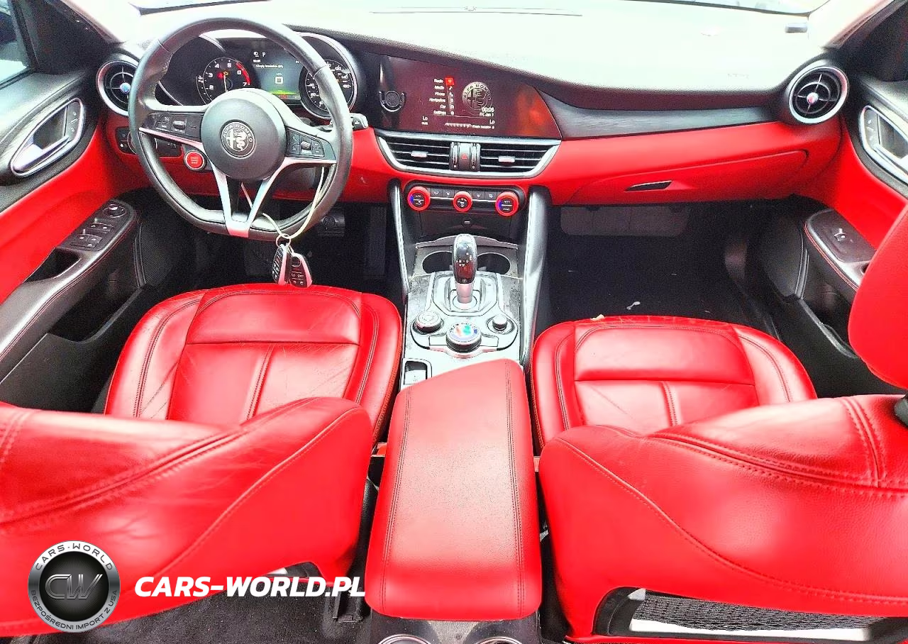 2017 Alfa Romeo Giulia VIN:ZARFAEBN8H7555123 - 8