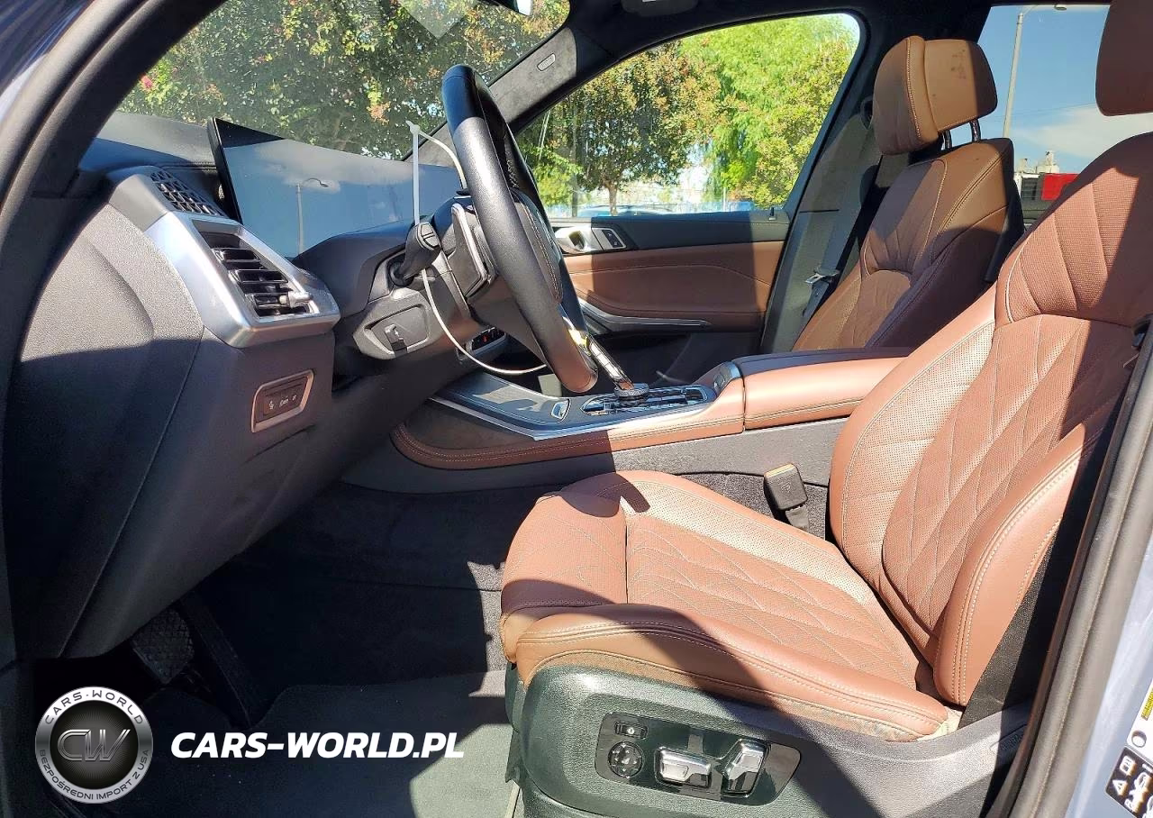 2025 BMW X7 xDrive40I VIN:5UX23EM03S9000532 - 7