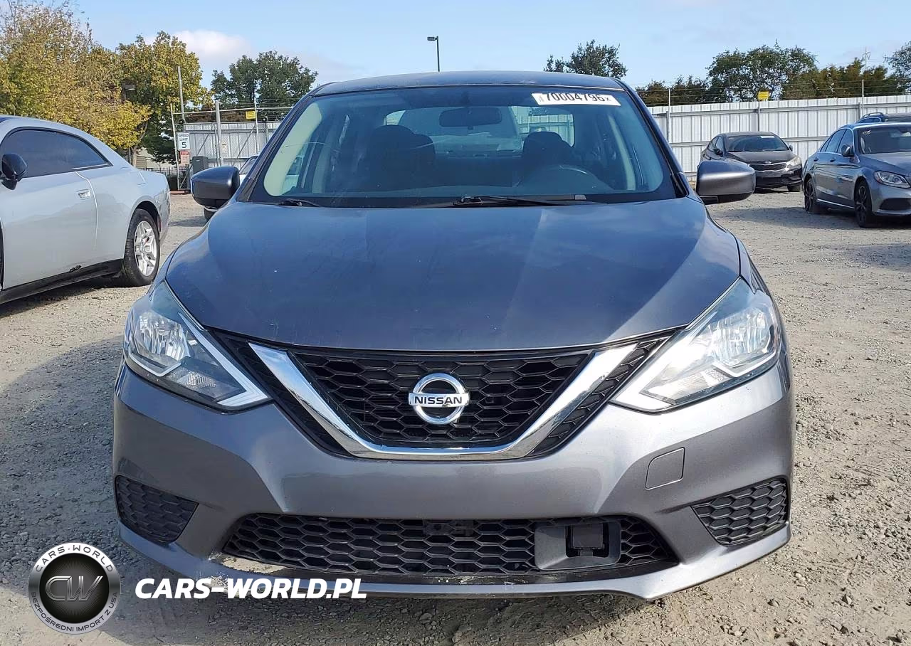 2018 Nissan Sentra S VIN:3N1AB7AP2JY323320 - 5