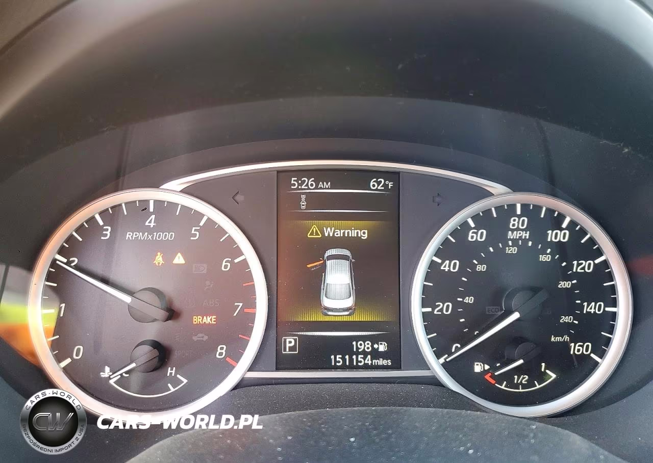 2018 Nissan Sentra S VIN:3N1AB7AP2JY323320 - 9