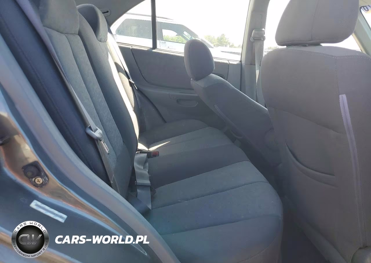 2005 Hyundai Accent Gls VIN:KMHCG45C75U647185 - 10