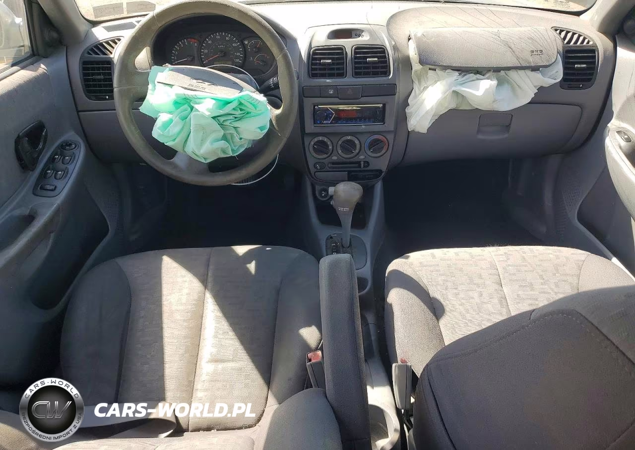 2005 Hyundai Accent Gls VIN:KMHCG45C75U647185 - 8