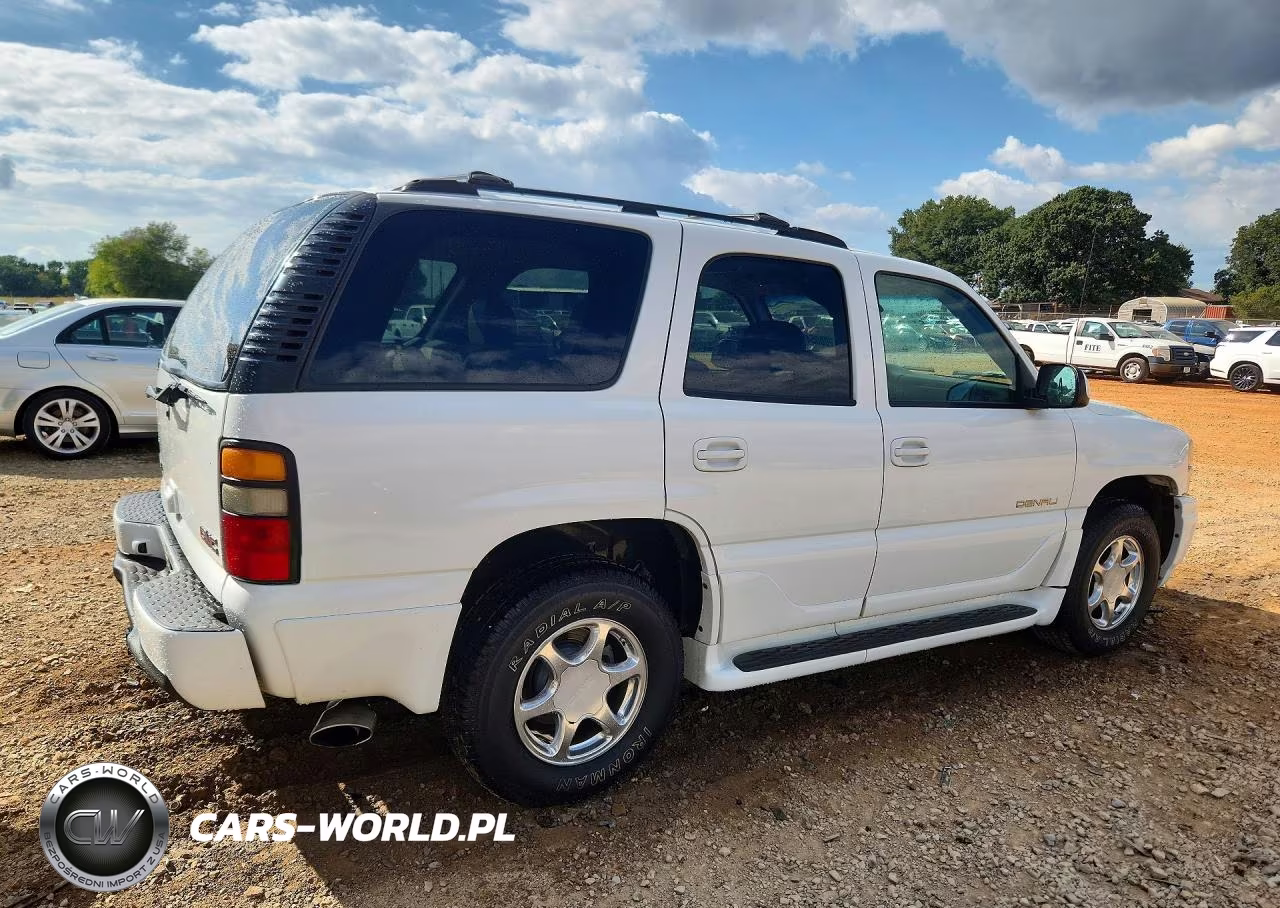 2004 GMC Yukon Denali VIN:1GKEK63UX4J167486 - 3