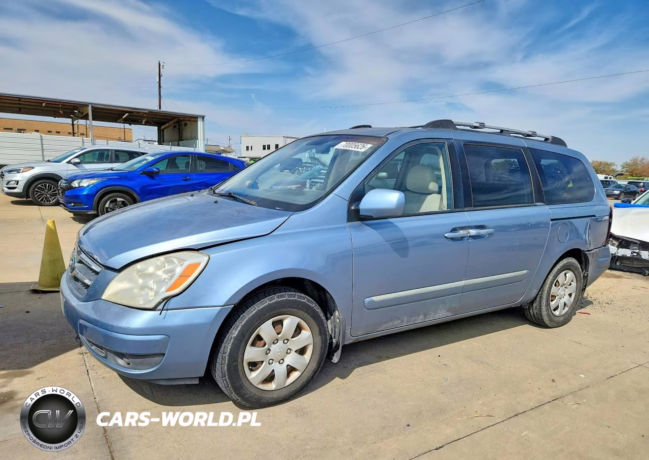 2008 Hyundai Entourage