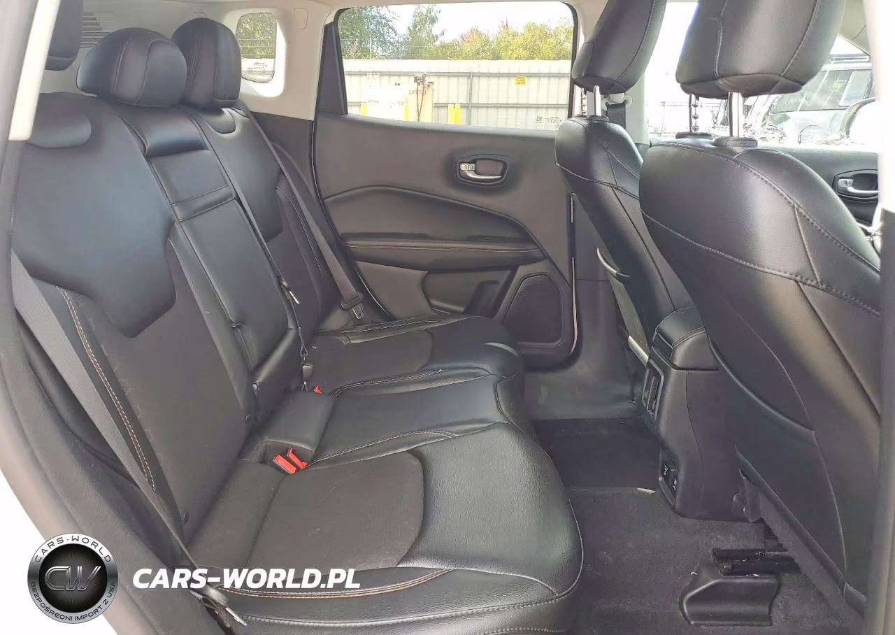 2018 Jeep Compass Latitude VIN:3C4NJDBB6JT492109 - 11