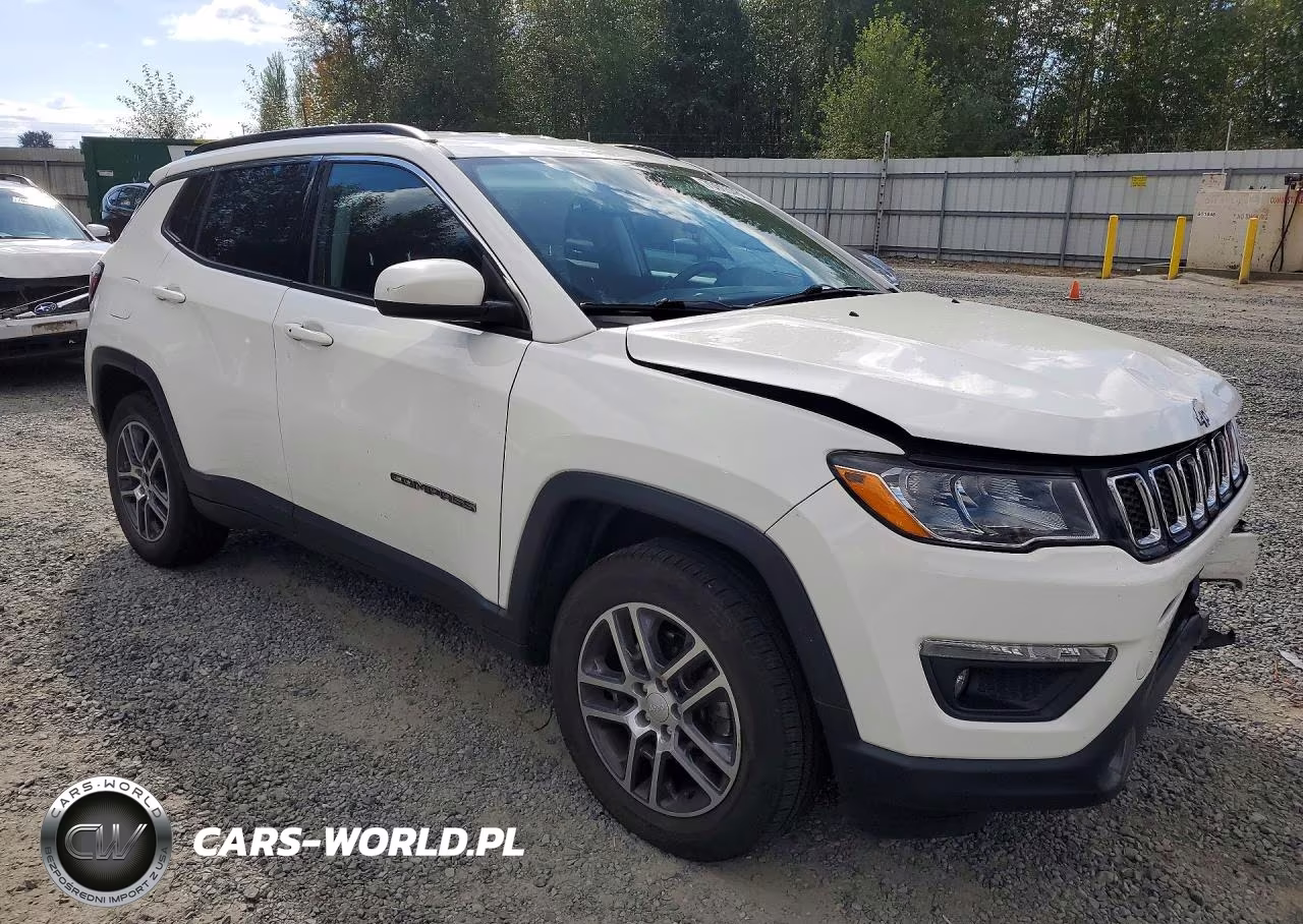 2018 Jeep Compass Latitude VIN:3C4NJDBB6JT492109 - 4