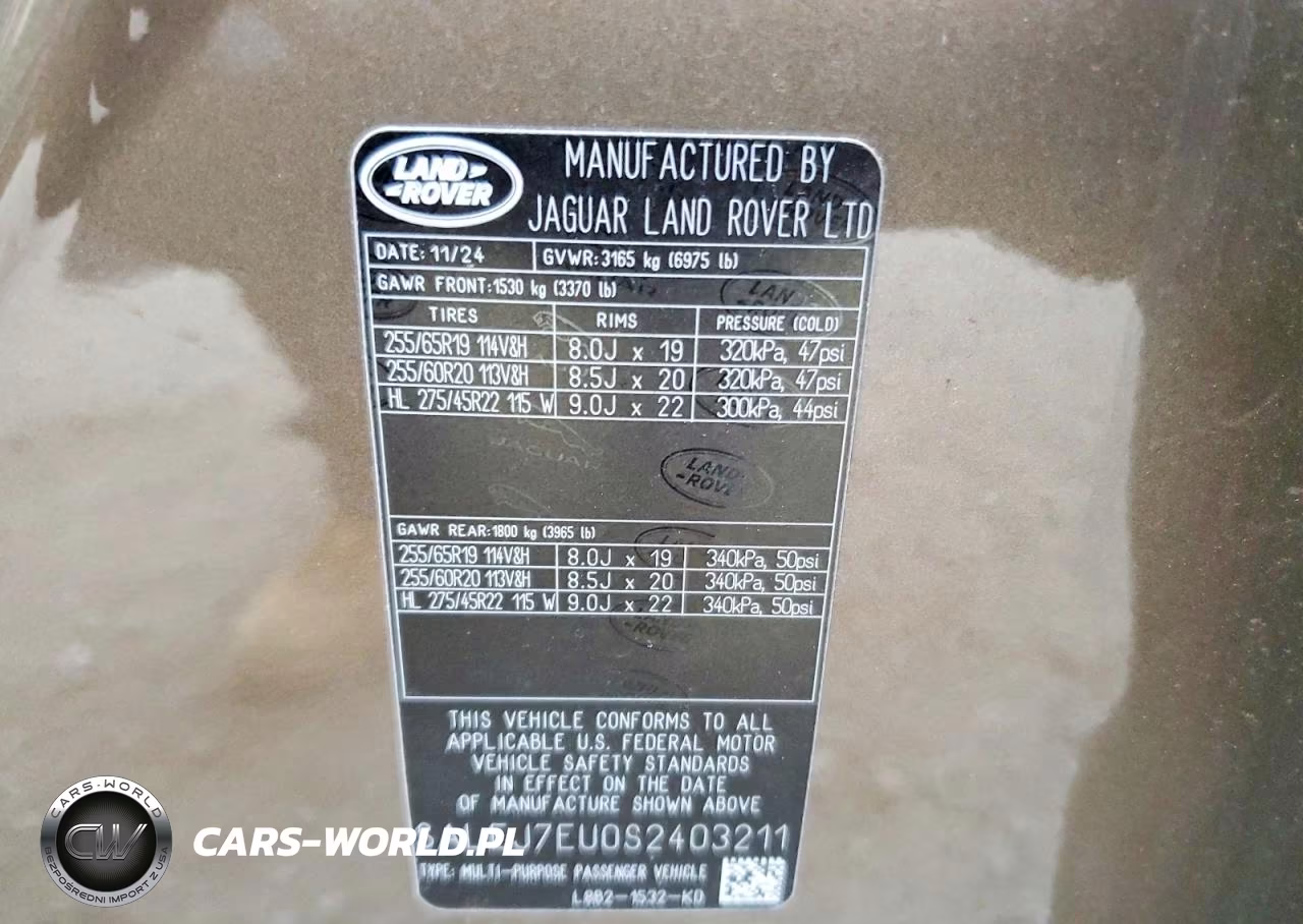 2025 Land Rover Defender 110 S VIN:SALEJ7EU0S2403211 - 13