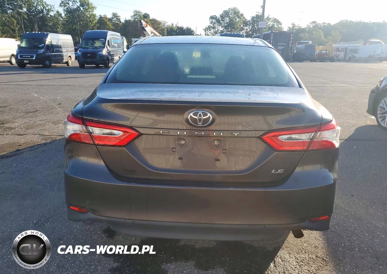 2018 Toyota Camry Le VIN:JTNB11HK1J3034980 - 6