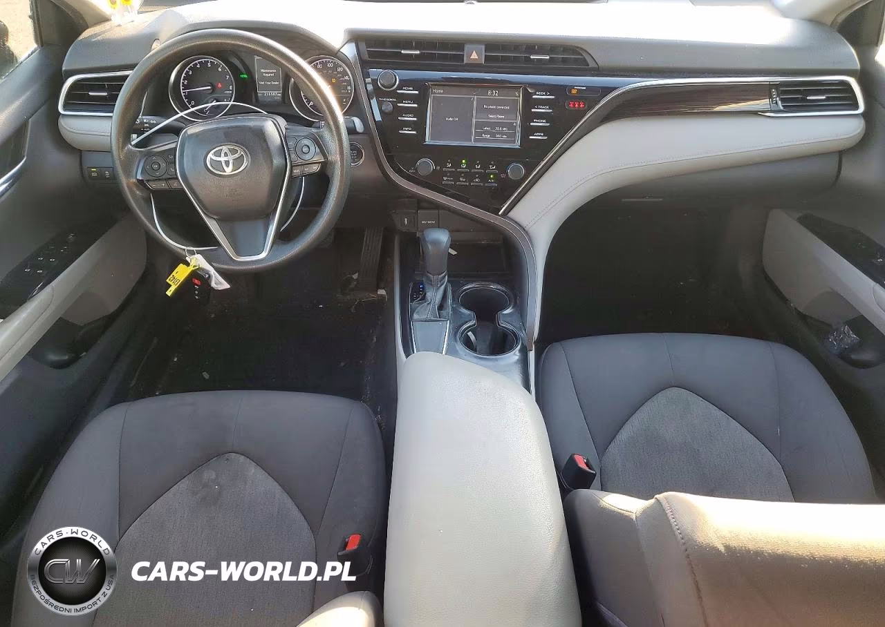 2018 Toyota Camry Le VIN:JTNB11HK1J3034980 - 8