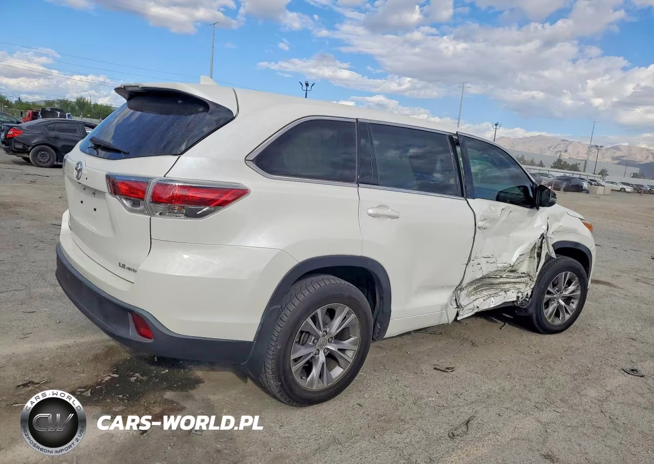 2015 Toyota Highlander Le Plus VIN:5TDBKRFH8FS191712 - 3