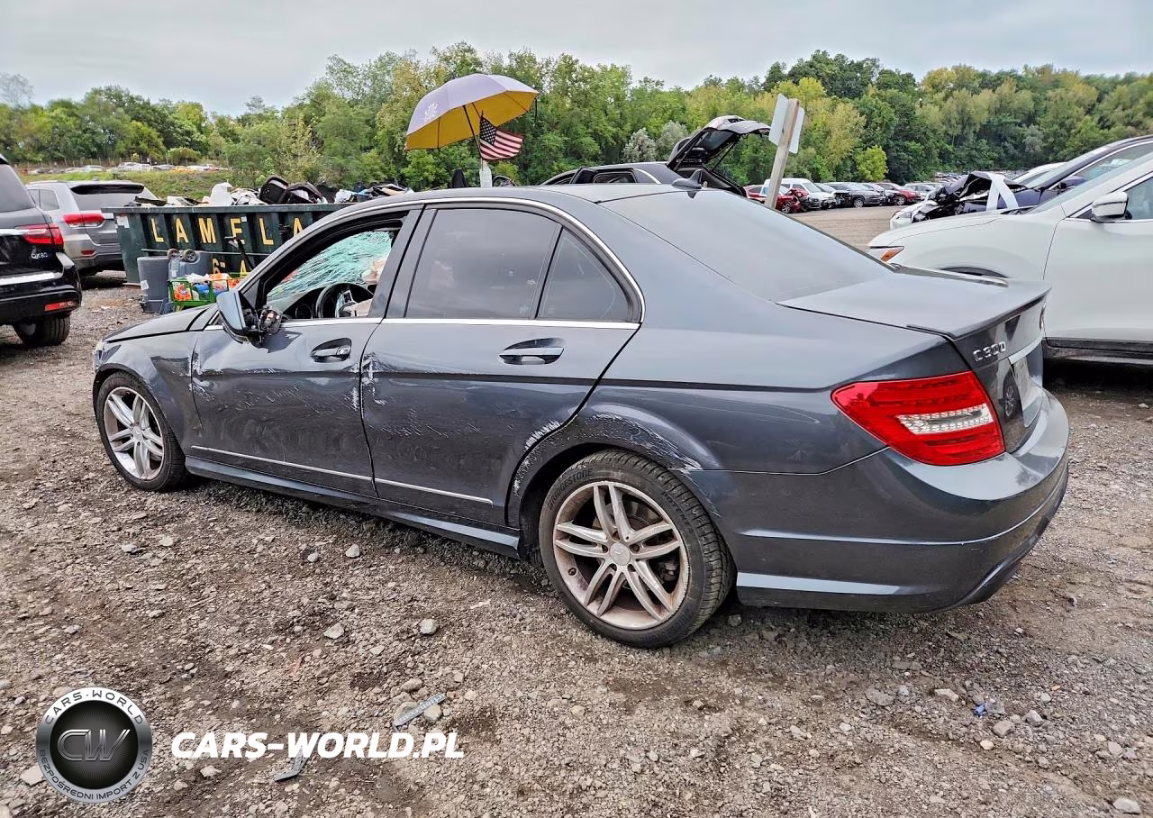 2013 Mercedes-Benz C 300 4Matic VIN:WDDGF8AB8DR242439 - 2