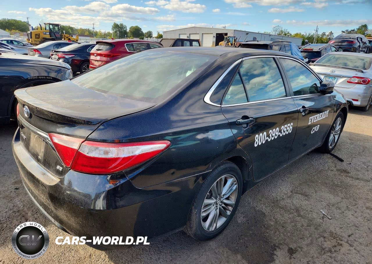 2017 Toyota Camry Se VIN:4T1BF1FK4HU357879 - 3