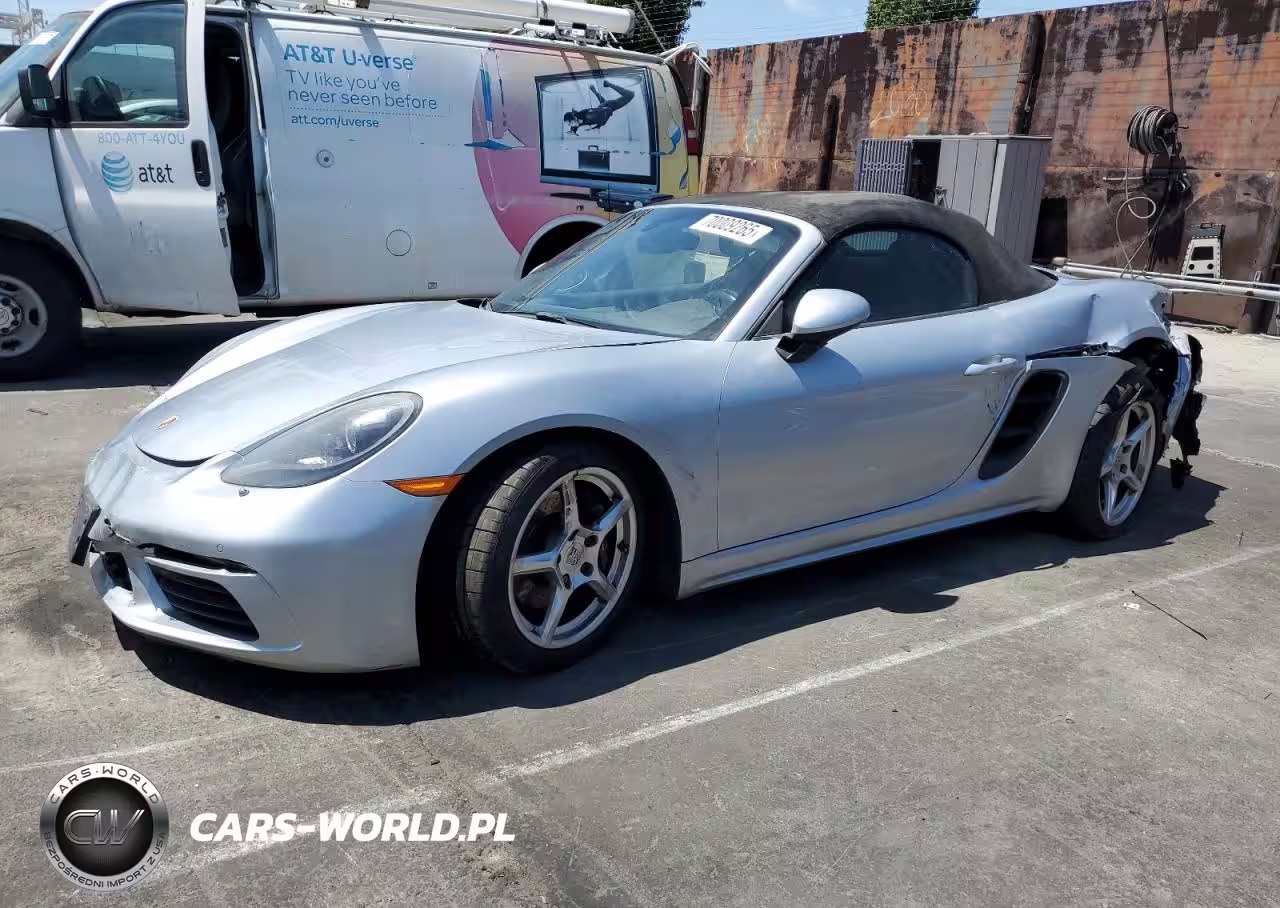 PORSCHE