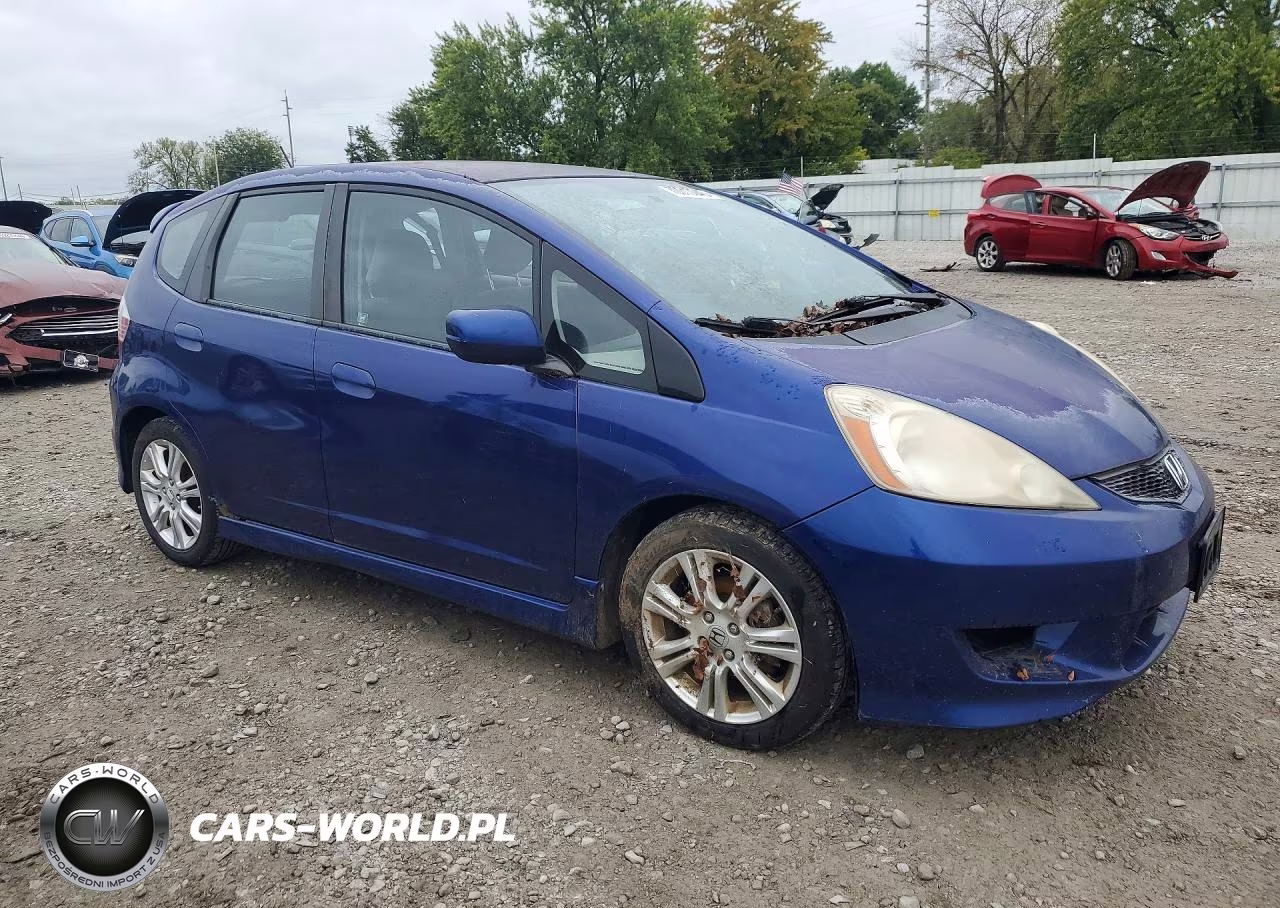 2009 Honda Fit Sport VIN:JHMGE884X9S026269 - 4