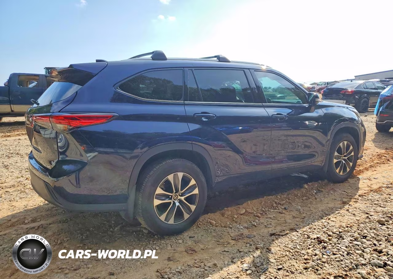 2022 Toyota Highlander Xle VIN:5TDGZRBH1NS575630 - 3