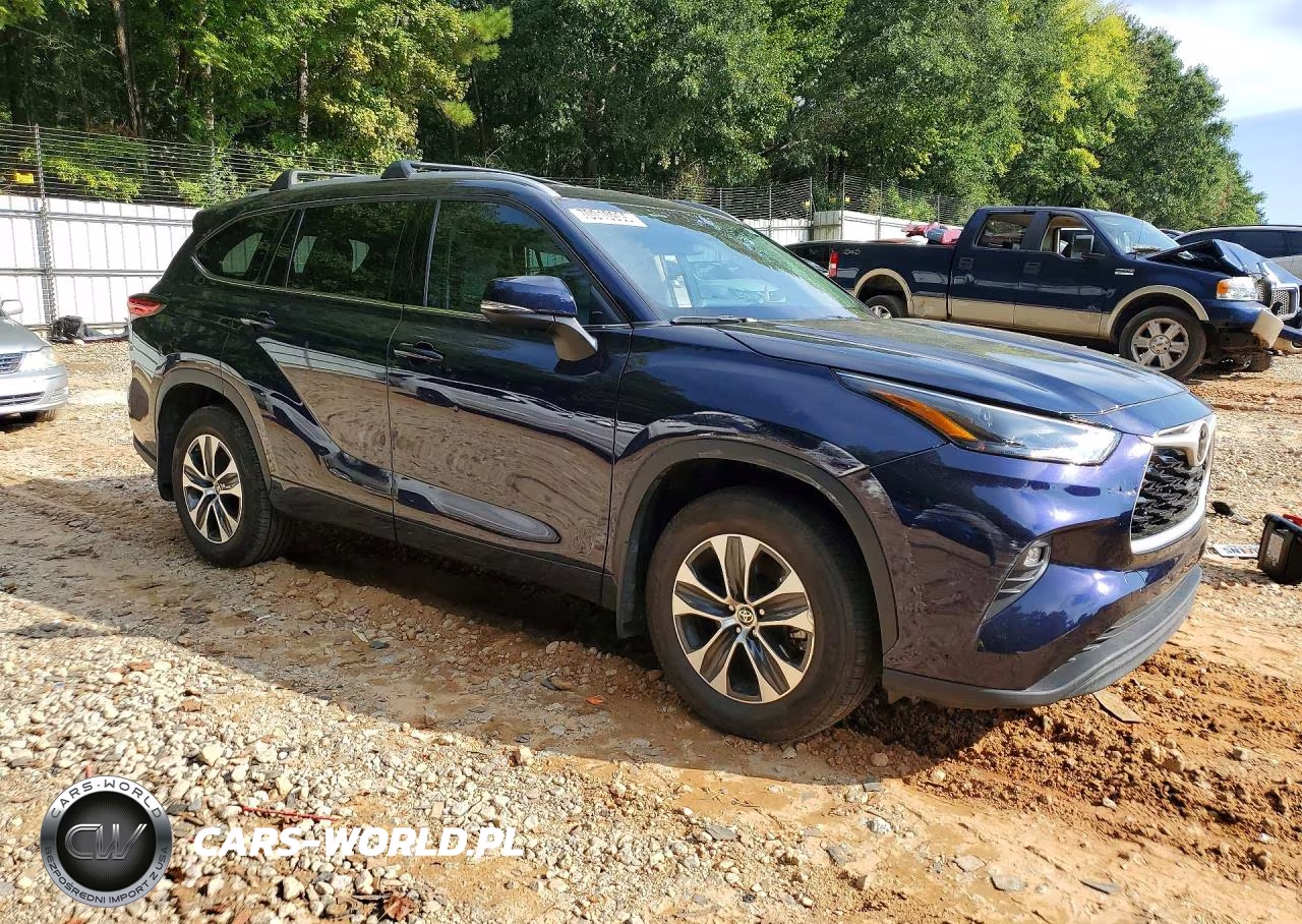 2022 Toyota Highlander Xle VIN:5TDGZRBH1NS575630 - 4