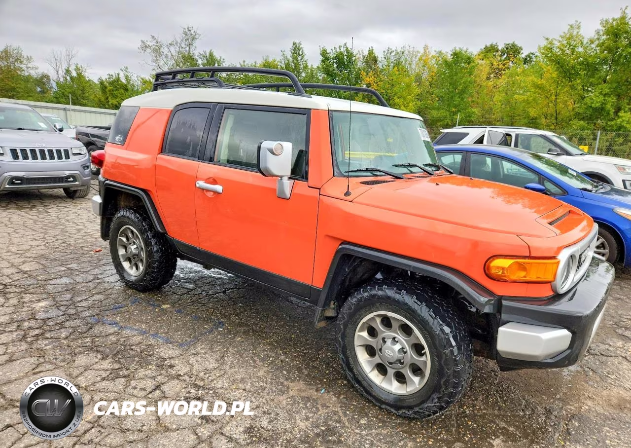 2013 Toyota Fj Cruiser Base VIN:JTEBU4BF8DK173468 - 4