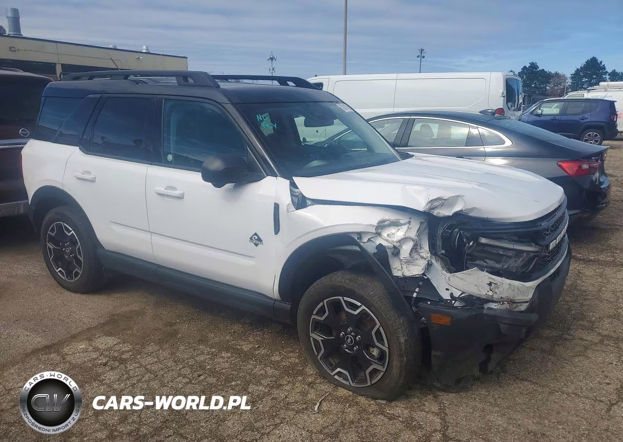 2025 Ford Bronco Sport Outer Banks VIN:3FMCR9CN1SRE33727 - 4